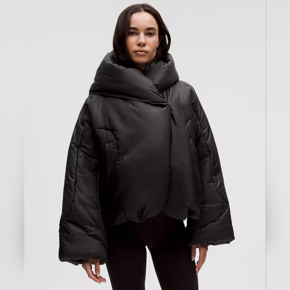 Lululemon Hooded Insulated Wrap Black In Size 12
